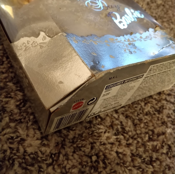 NEW! 1996 Wedding Day Barbie Doll - Picture 4 of 12